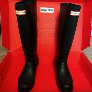 Hunter Black Matte Boots